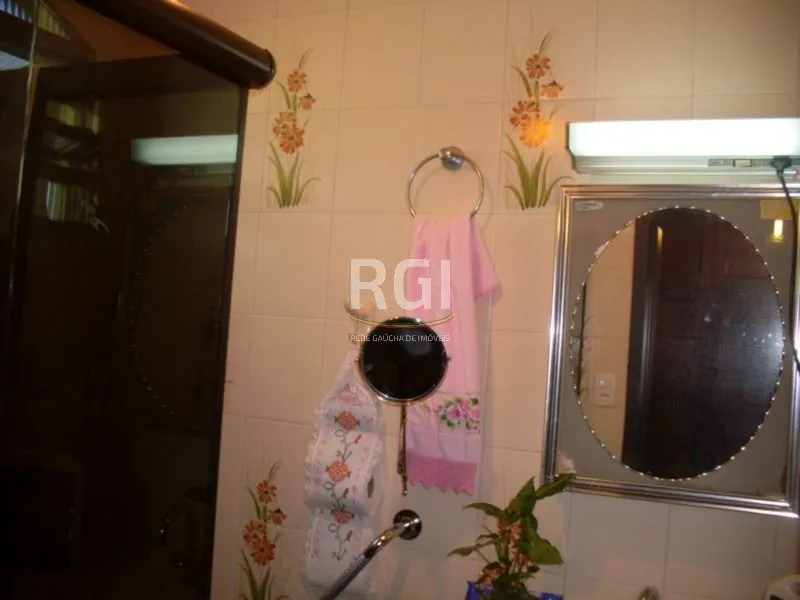 Imagem Casa para Venda - 200m², 4 dormitórios, sendo 1 suites, 4 vagas - Jardim Lindóia