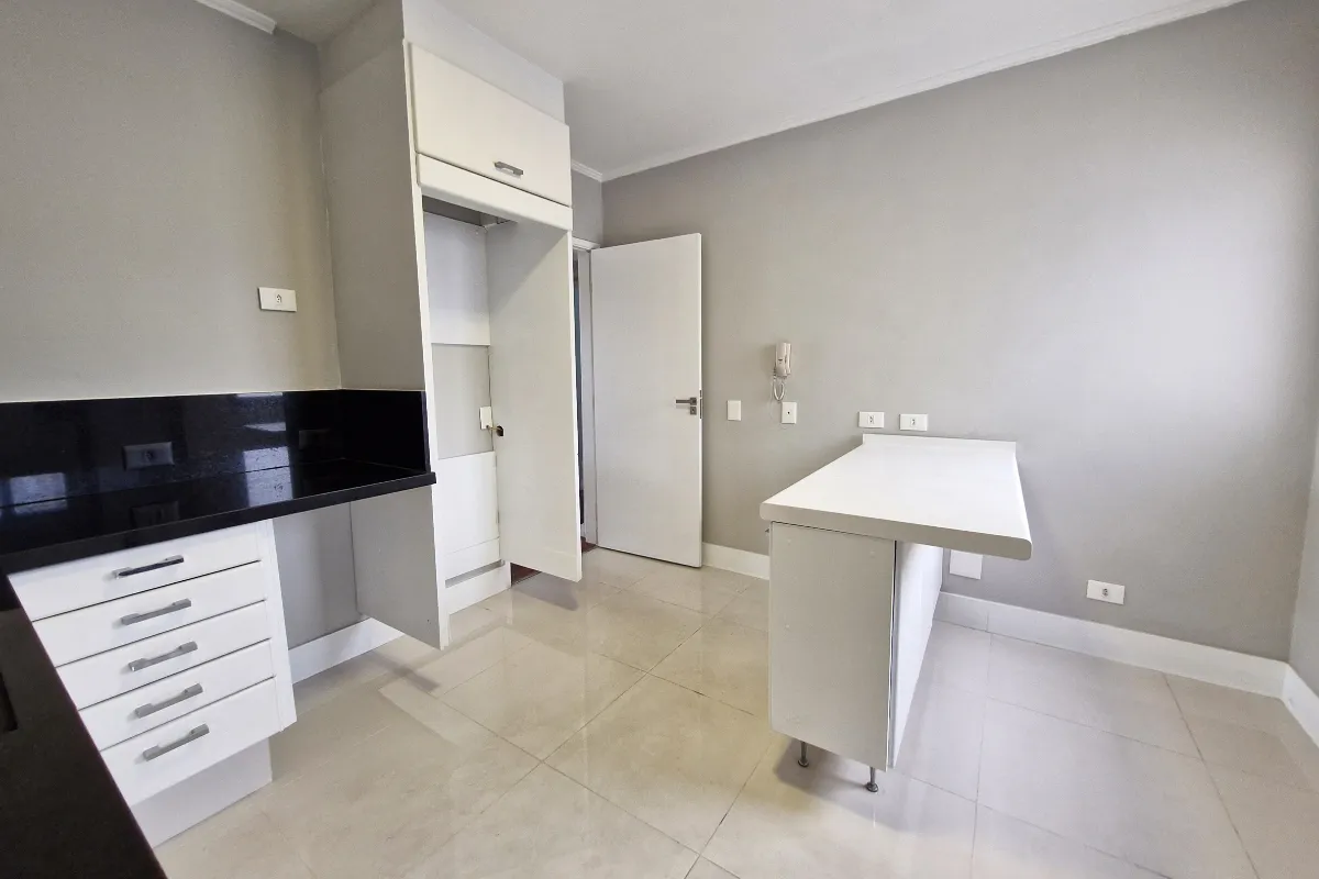 Imagem Apartamento para venda em Chácara Inglesa com 4 quartos, sendo 2 suítes, 156m2