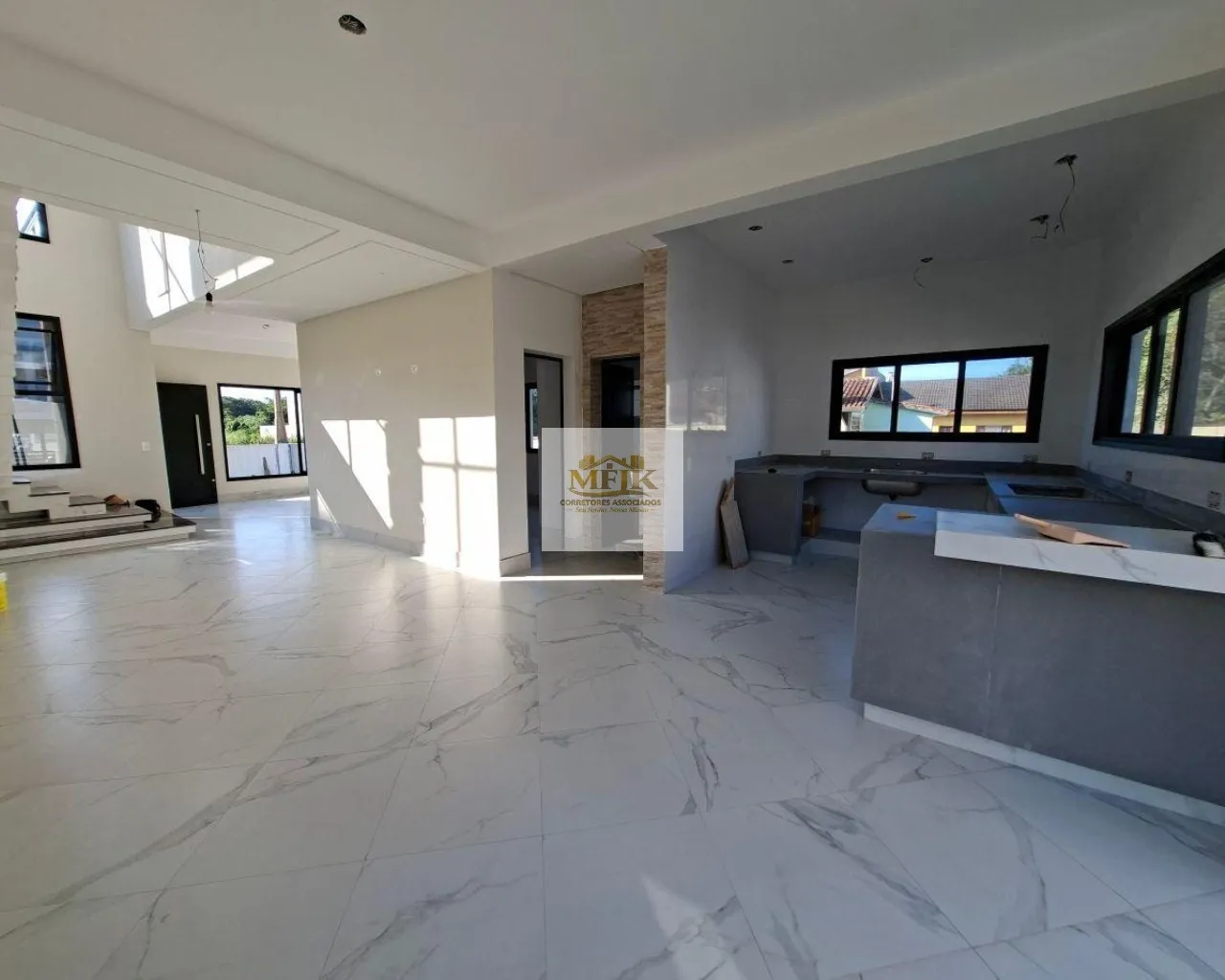 Imagem Casa com 214 m² e 3 quartos à venda em Atami