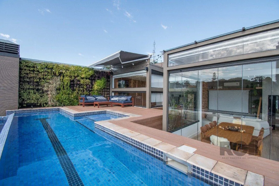 Imagem Cobertura de alto padrão, construtora Clave, vista perene para o Rio, 3 suítes, piscina, 3 vagas cobertas.