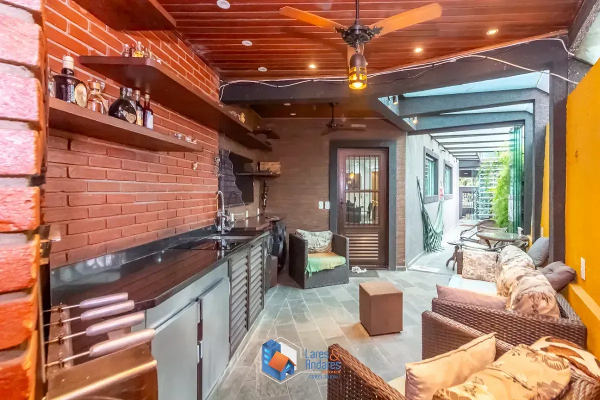 Imagem Sobrado para venda em Nossa Senhora do Ó com 3 quartos, sendo 3 suítes, 324m²