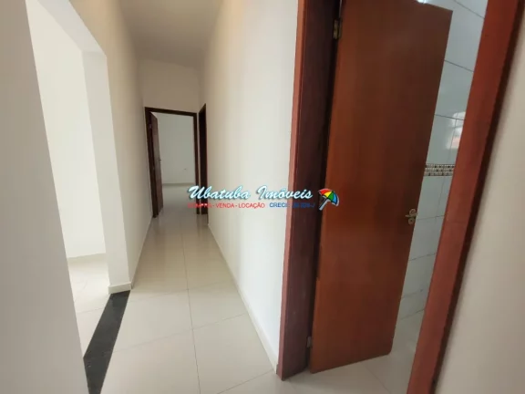 Imagem Linda casa com 03 dormitórios - Cond. Fechado - Bairro Horto