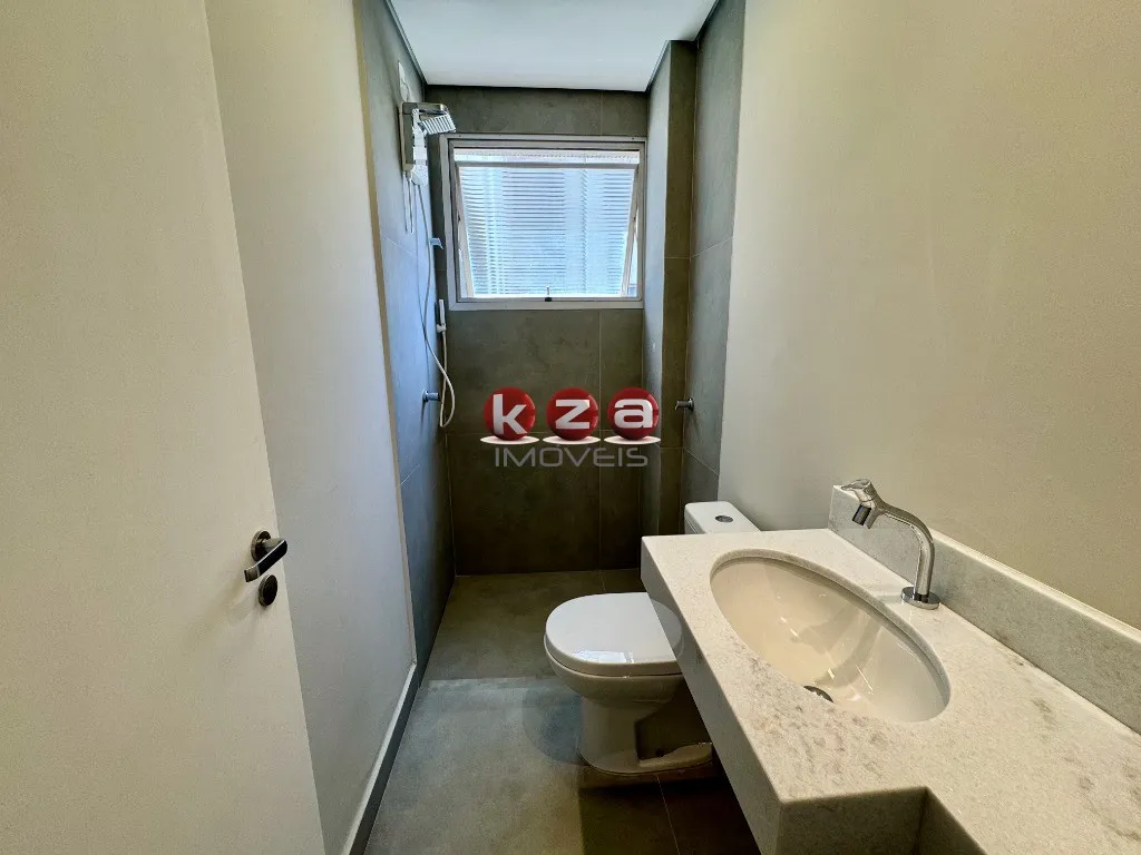 Imagem Apartamento a venda em Campinas-SP, repaginado, no Centro: 2 quartos, 1 suíte, 2 banheiros, 1 vaga e 80m² de área. Confira!