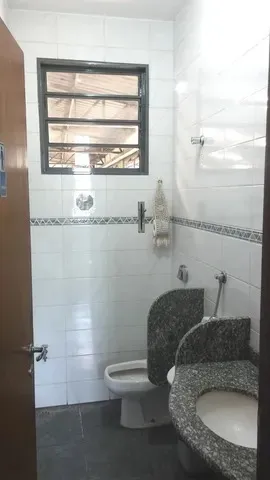 Imagem Imóvel Industrial com 2 Galpões