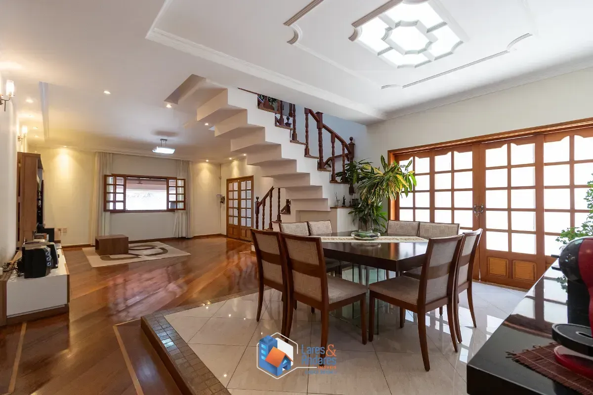 Imagem Sobrado para venda em Vila Clementino com 3 quartos, sendo 3 suítes, 241m²