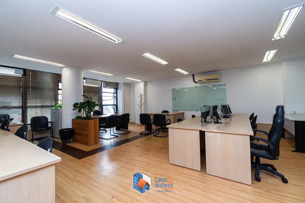 Imagem Conjunto comercial para venda em Centro, 378m²