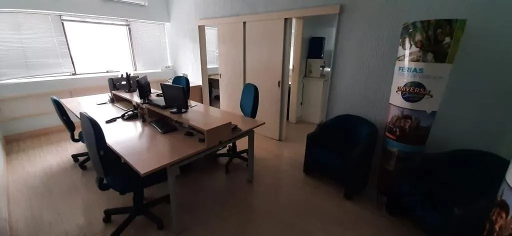 Imagem Sala comercial para Comprar com 1 vaga na Cristóvão Colombo.