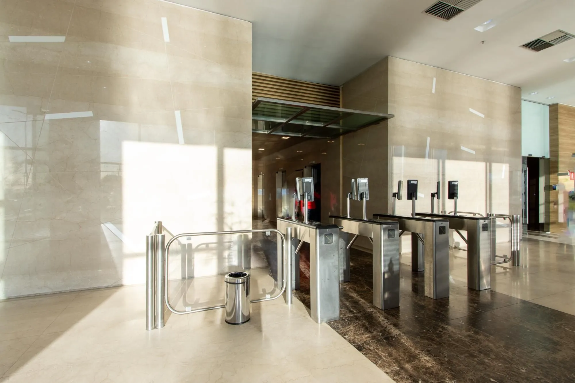 Imagem Sala Comercial no Ed. Cristal Tower junto ao Barra Shopping no Bairro Cristal