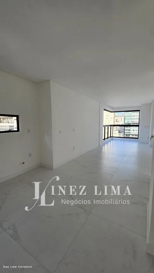 Imagem Apartamento 3 dormitórios para Venda em Itapema, Meia Praia, 3 dormitórios, 2 suítes, 3 banheiros, 2 vagas