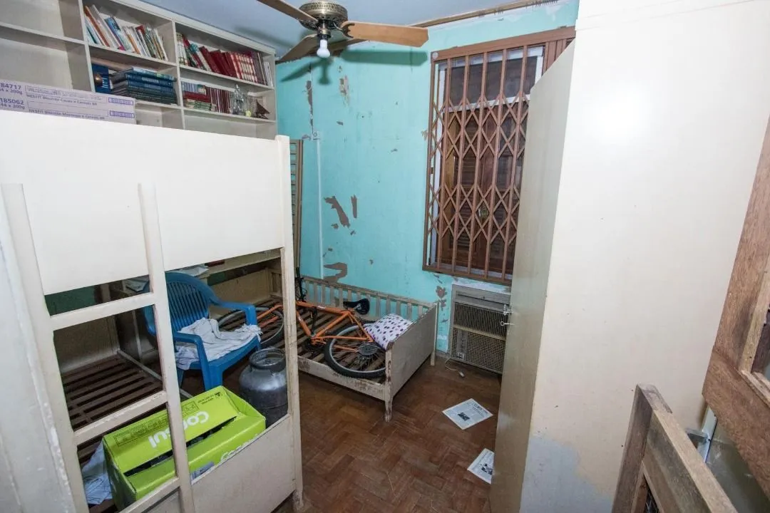 Imagem Casa para Venda - 200m², 3 dormitórios, 8 vagas - Cristal