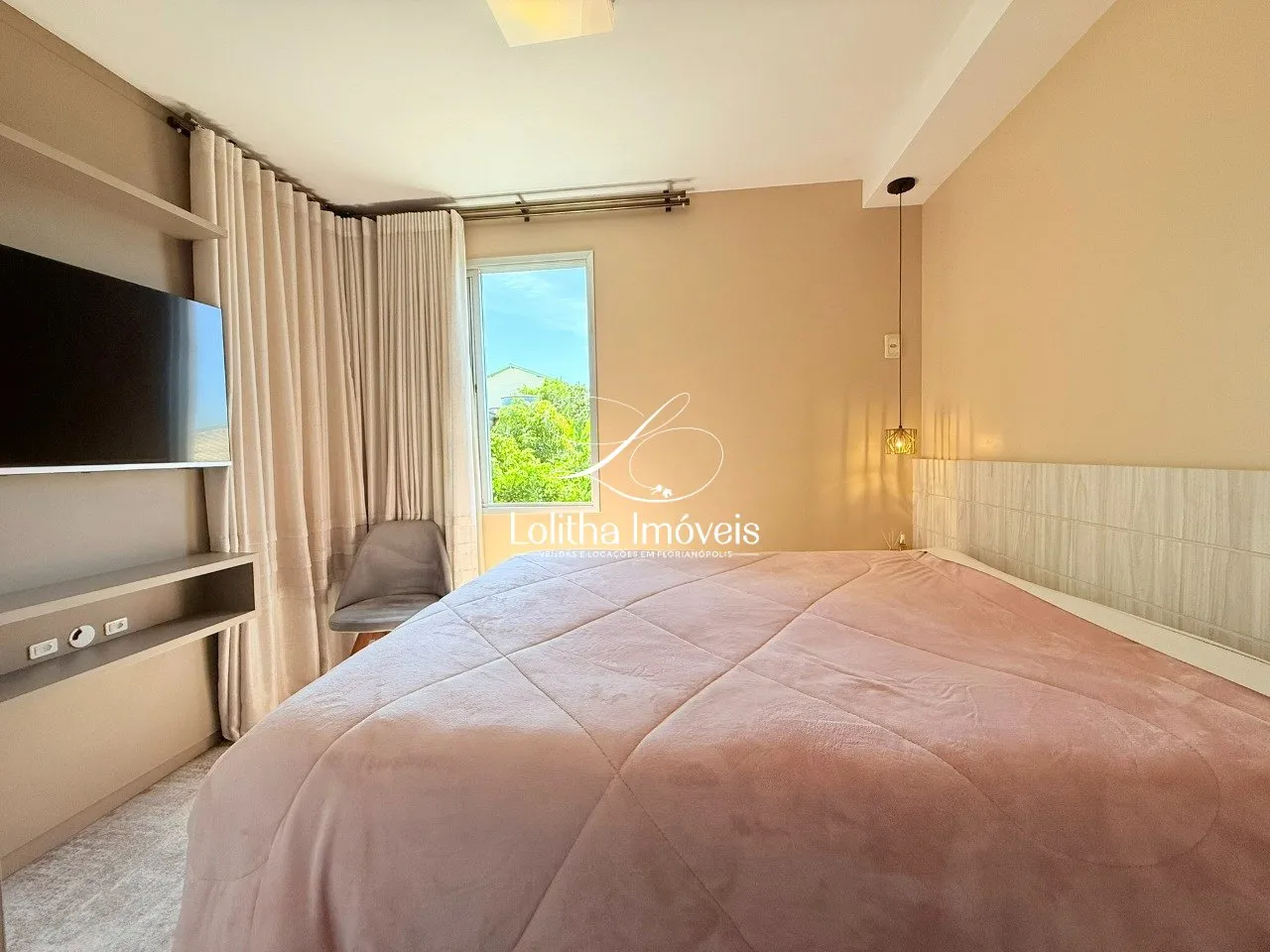 Imagem APARTAMENTO À VENDA COM 3 QUARTOS, SENDO 1 SUÍTE, EM COQUEIROS, FLORIANÓPOLIS/SC