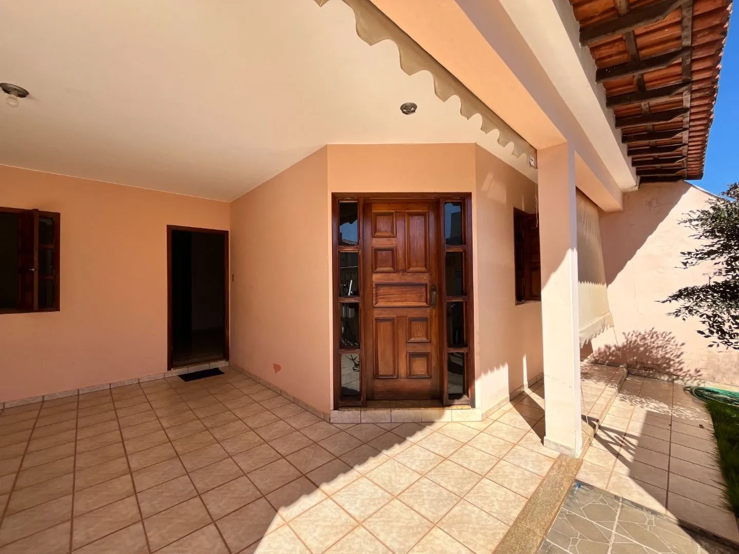 Imagem Casa com 3 dormitórios à venda, 194 m² por R$ 720.000,00 - Alto dos Caiçaras - Patos de Minas/MG