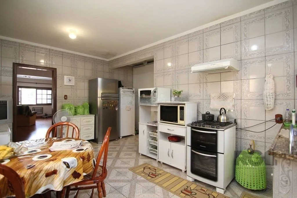Imagem Casa de 2 dormitórios, no bairro Partenon