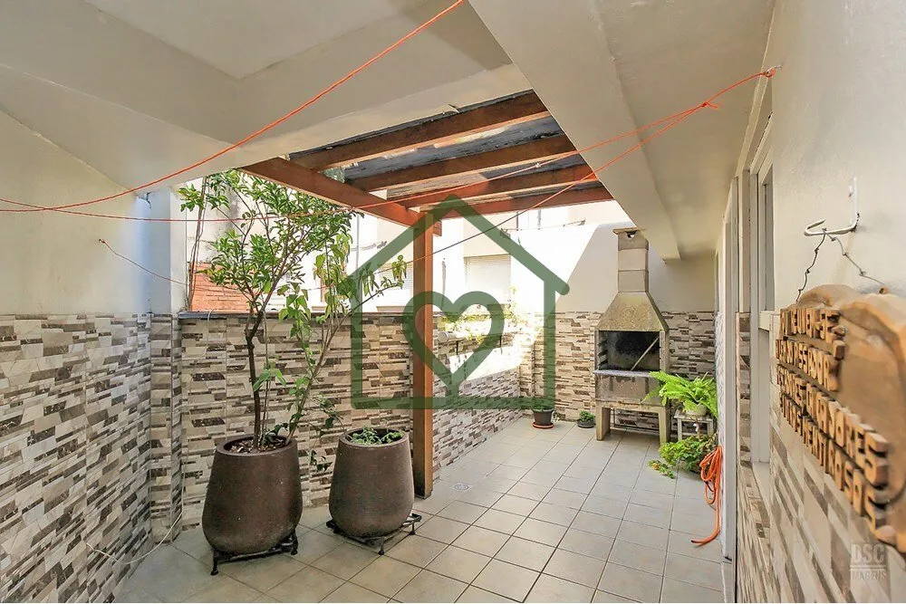 Imagem Descubra o charme único deste duplex reformado e em ótimas condições no coração do Centro Hist...
