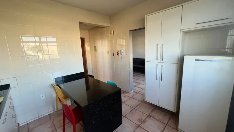 Imagem Excelente apartamento em ótima localização da Praia do Morro 2 quartos sendo uma suíte com varanda