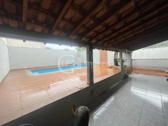 Imagem Imóvel à venda em Campo Grande-MS: Casa de 4 quartos na Vila Marli, com suíte, 2 salas, 3 banheiros, 6 vagas e 220m². Confira!