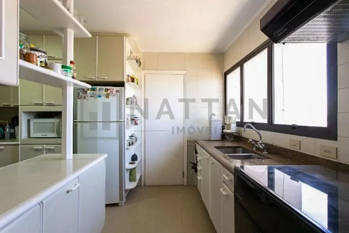 Imagem Apartamento à venda com 3 dormitórios na Chácara Santo Antônio, 155 m² e suíte