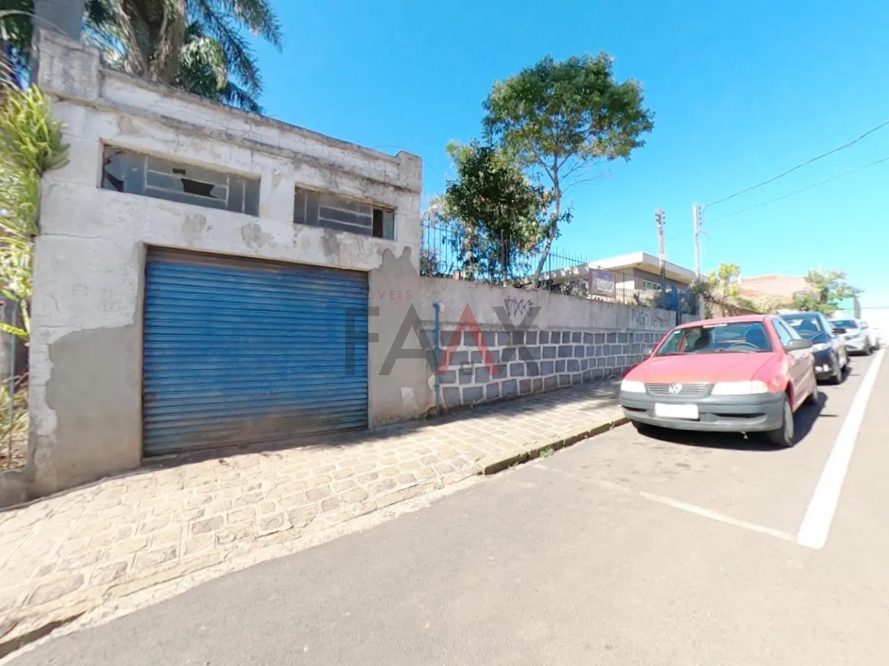 Foto do imóvel Sala Comercial no centro com amplo estacionamento próximo a Saldanha Marinho