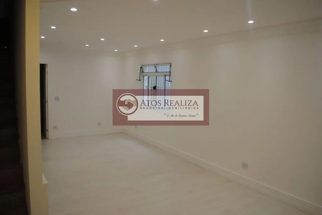 Imagem Vendo SUPER Oportunidades na vila Mariana. Casa 225m2, com 3 suítes, 6 Banheiros, 2 vagas, dependência de empregada, corredores nas laterais. OPORTUNIDADE.