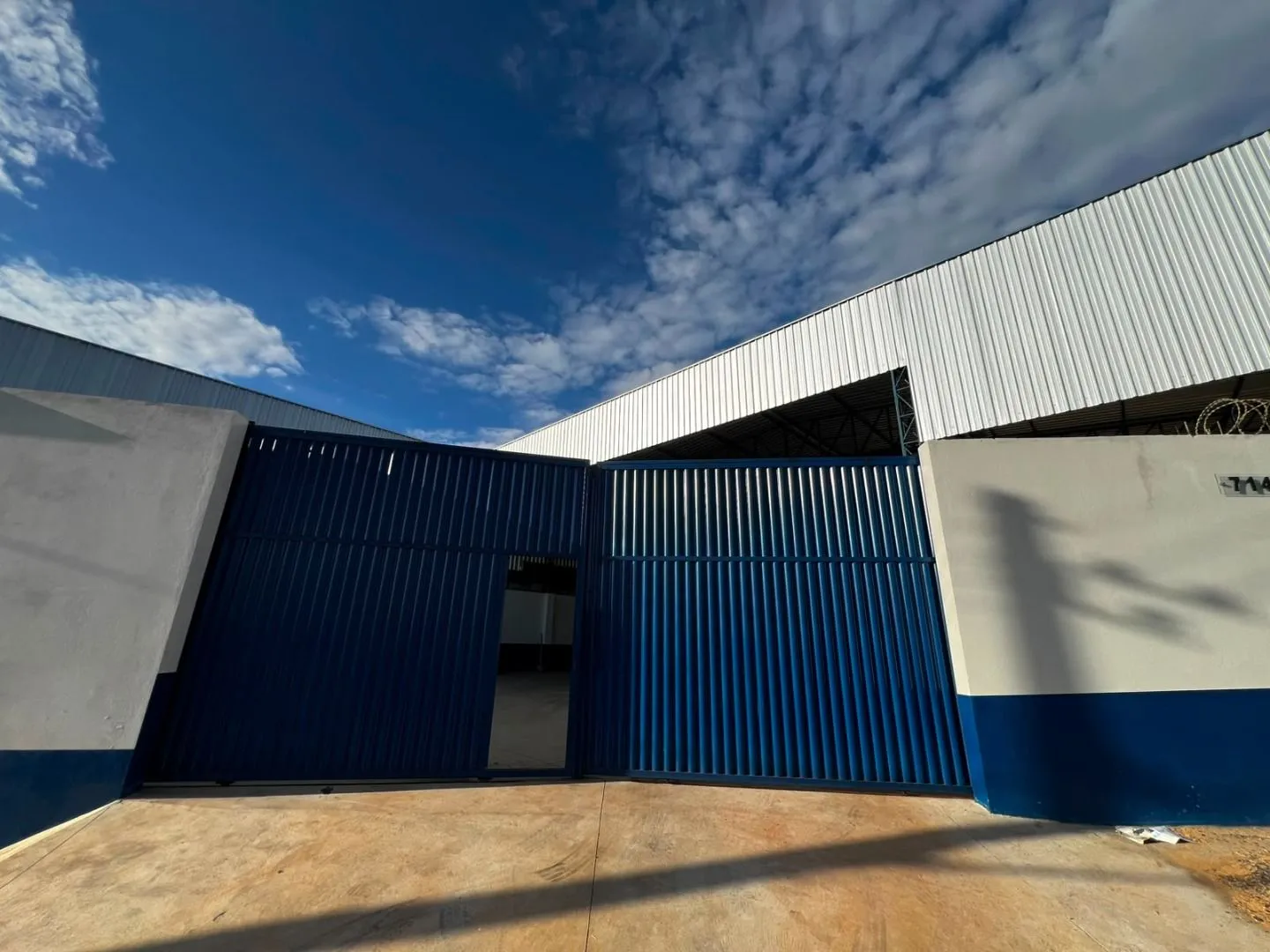 Galpão para alugar, 768 m² por R$ 6.500,00/mês - Planalto - Patos de Minas/MG
