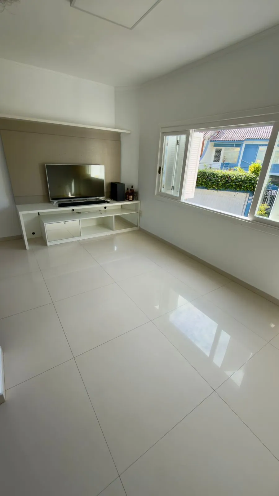Imagem Casa com 02 quartos e 02 vagas no Bairro Jardim Itu em Porto Alegre