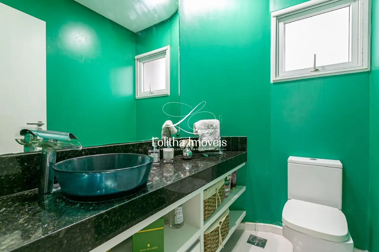 Imagem CASA COM 3 SUíTES À VENDA EM JURERÊ - FLORIANÓPOLIS/SC