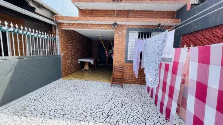 Imagem Excelente casa à venda na Ocian 2 dormitórios 1 suíte!!!