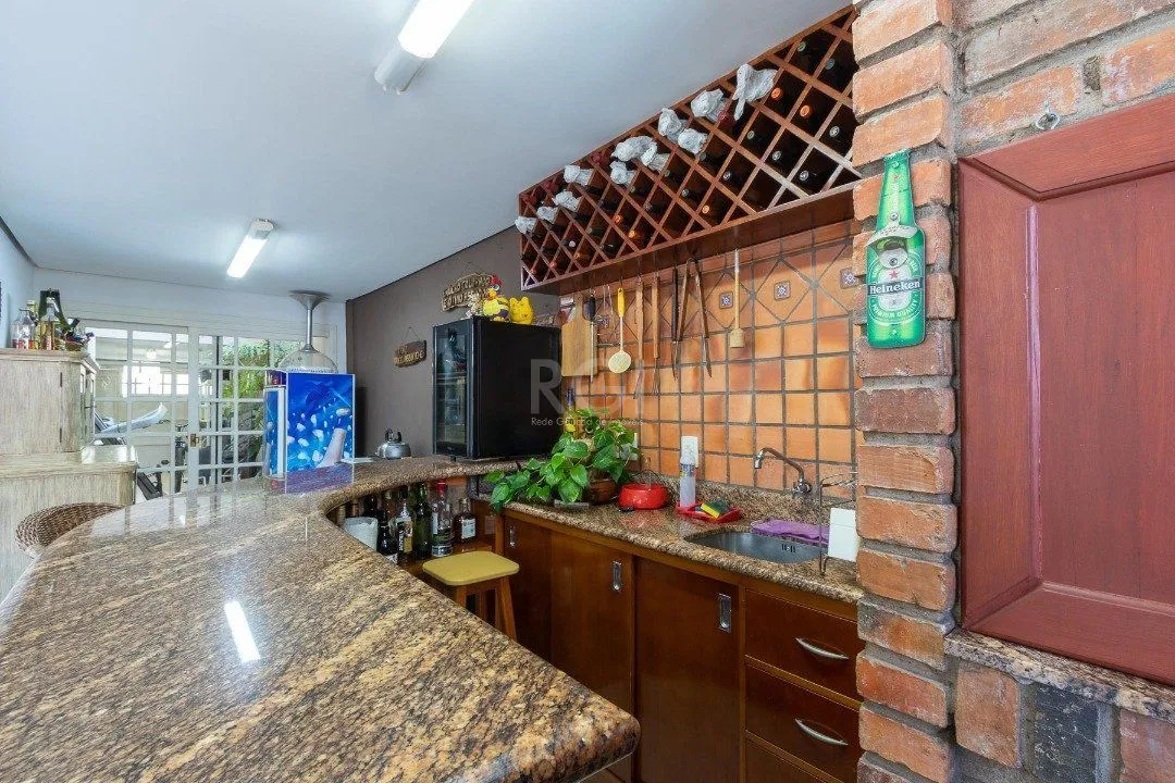 Imagem Casa Condominio para Venda - 300m², 4 dormitórios, sendo 2 suites, 2 vagas - Ipanema