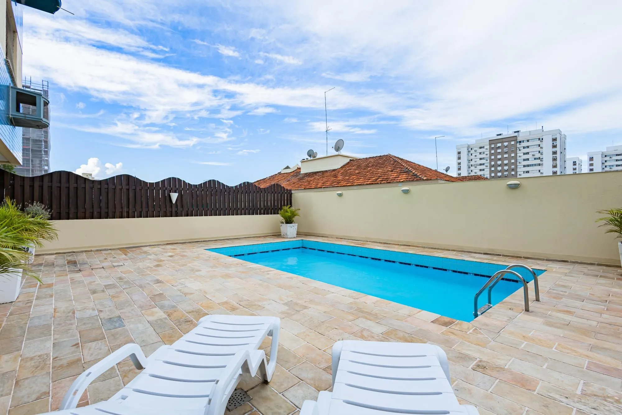 Imagem Colinas Garden Apartamento de 2 Dormitórios com Suíte e 2 Vagas no Bairro Passo d'Areia