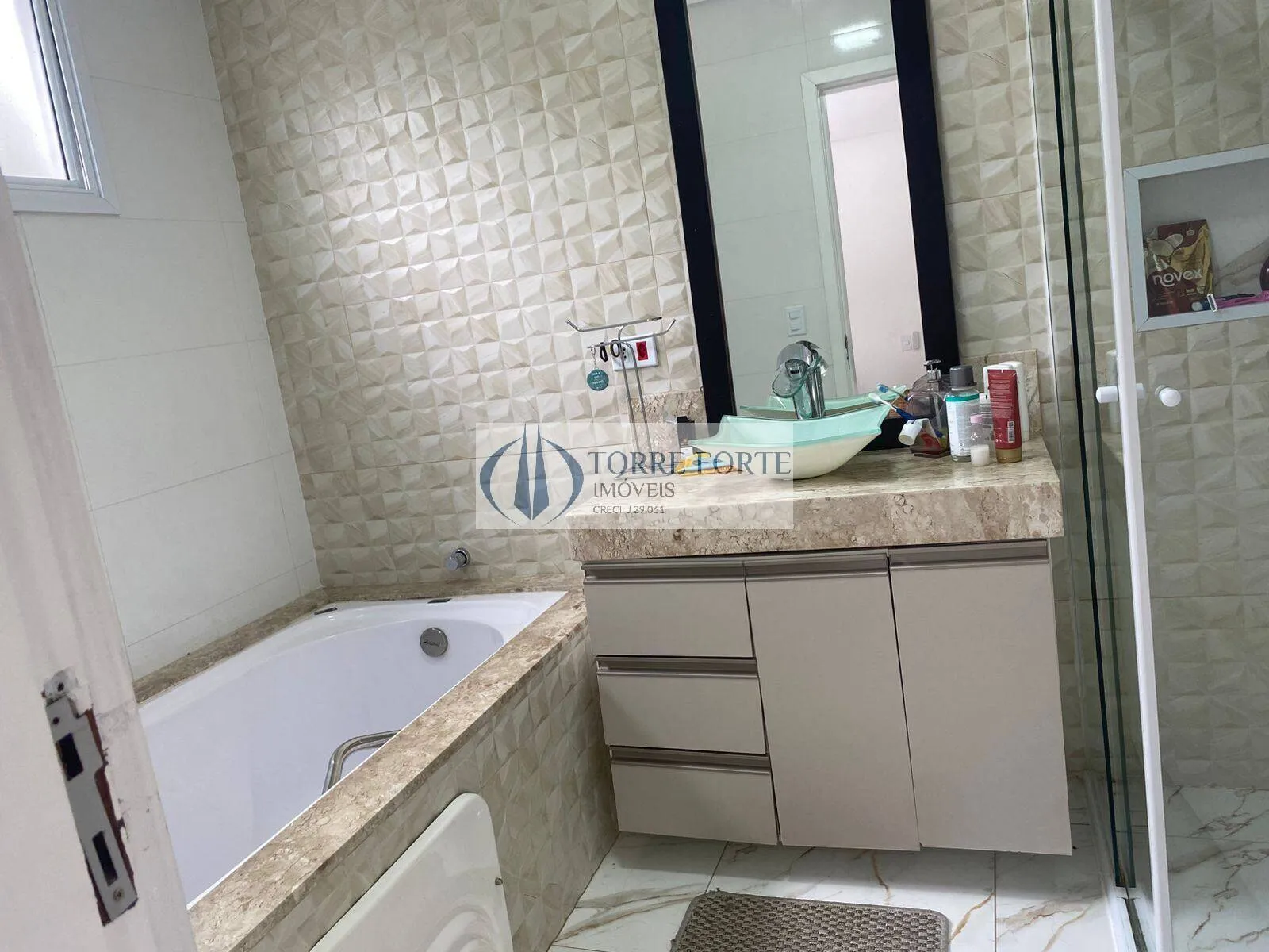 Imagem Casa de condominio Aruja V com 4 suites 3 vagas no Jardim Fazenda Rincão