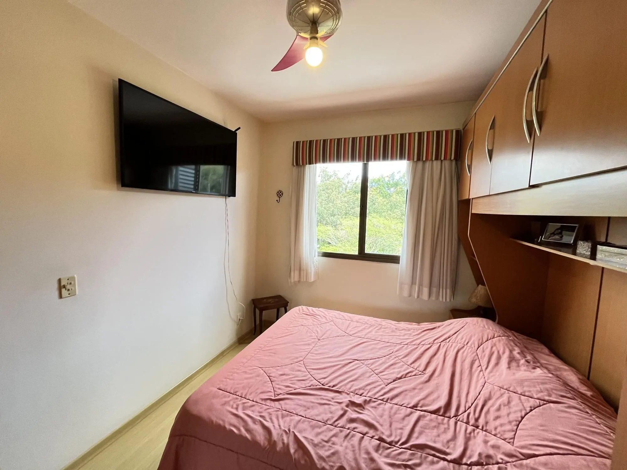 Imagem Apartamento de 2 quartos e 1 vaga de garagem no bairro Jardim Carvalho em POA/RS
