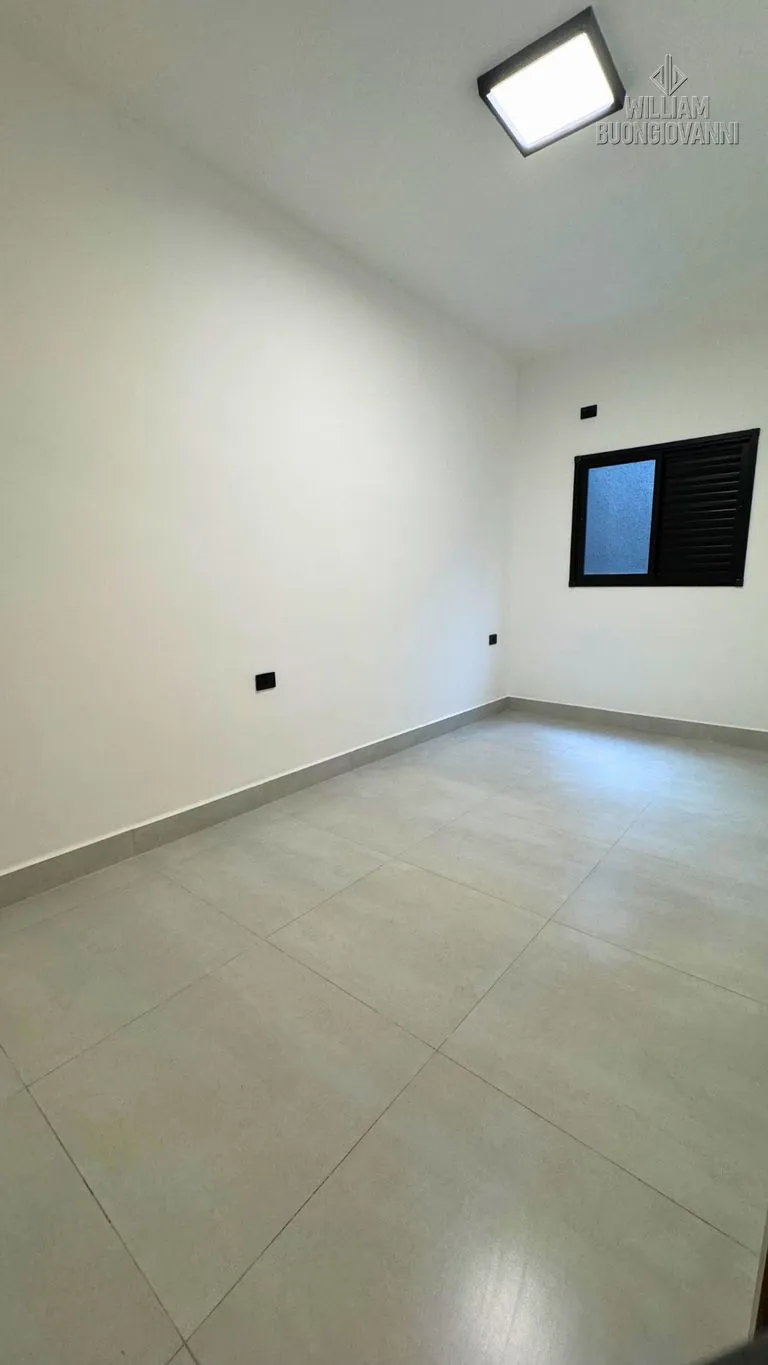 Imagem Casa Térrea 2 Dormitórios com Quintal - 57m²