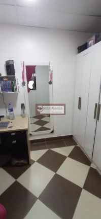 Imagem Vendo OPORTUNIDADE, Assobradado de 148m² no Jardim Castro Alves, com 2 dormitórios, 2 Vagas de Garagem, terraço com churrasqueira, por R$265K para venda.