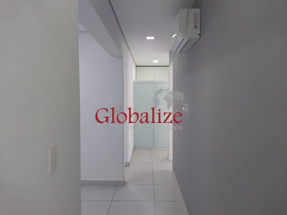 Imagem Sala comercial de 80,00 m² no Boqueirão, Santos-SP! Espaço com 4 salas, 2 banheiros, 1 vaga de garagem e 4 aparelhos de ar condicionado.