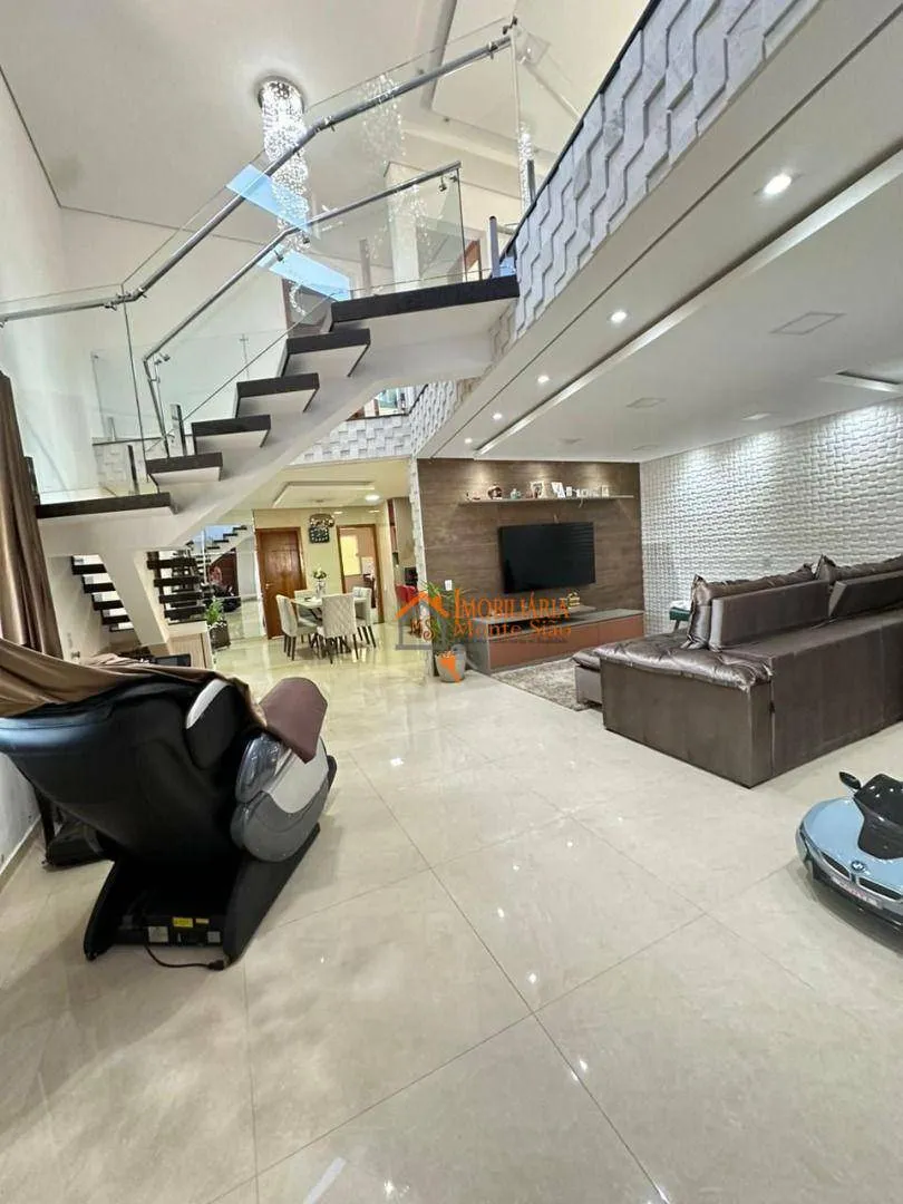 Imagem Sobrado com 3 dormitórios à venda, 300 m² por R$ 2.800.000,00 - Pindorama - Mogi das Cruzes/SP