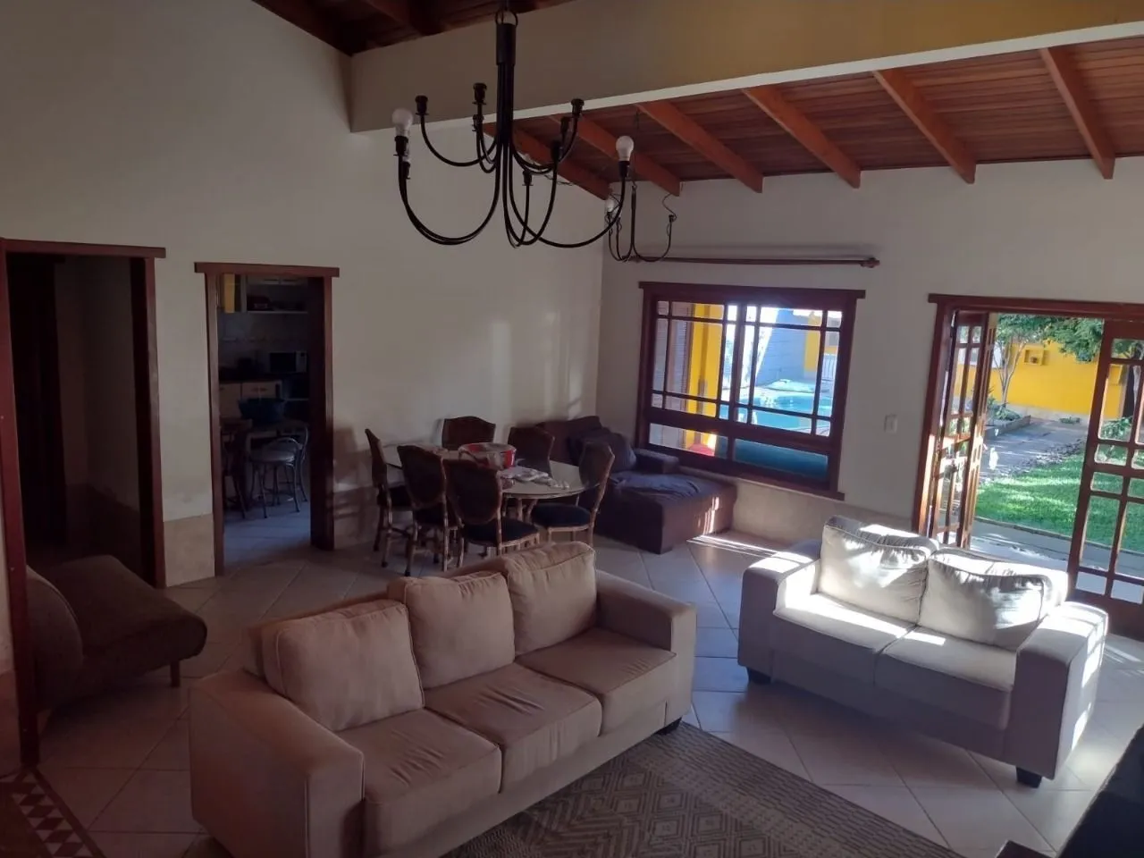 Imagem Casa para Venda - 693.6m², 5 dormitórios, sendo 3 suites, 4 vagas - Hípica
