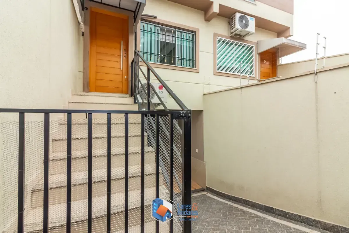 Imagem Casa para venda em Parque São Domingos com 3 quartos, sendo 1 suíte, 220m²