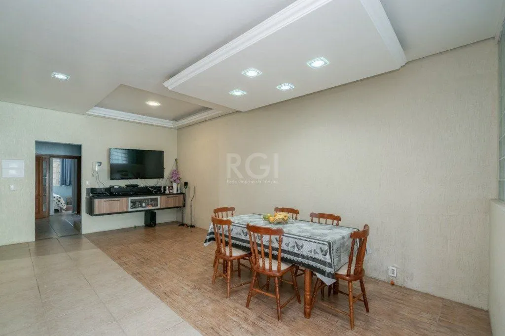 Imagem Casa para Venda - 259m², 4 dormitórios, sendo 1 suites, 4 vagas - Coronel Aparício Borges
