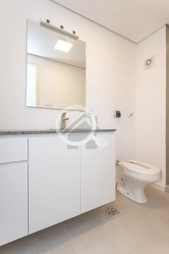 Imagem Apartamento de 1 Dormitório REFORMADO e semi mobiliado no bairro Petrópolis. Andar alto, 40,5m2 de...