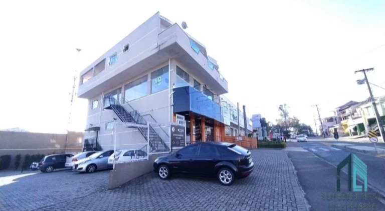 Imagem Prédio Comercial/Residencial a venda com salas comerciais e 04 quartos c/suíte no Campo Comprido em Curitiba PR