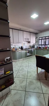 Imagem Vende-se Sobrado Jardim Califórnia, 4 dormitórios sendo duas suítes