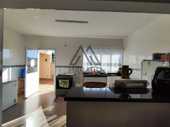 Imagem Casa Espaçosa com Piscina no Condomínio Jatobá – Cesário Lange/SP.
