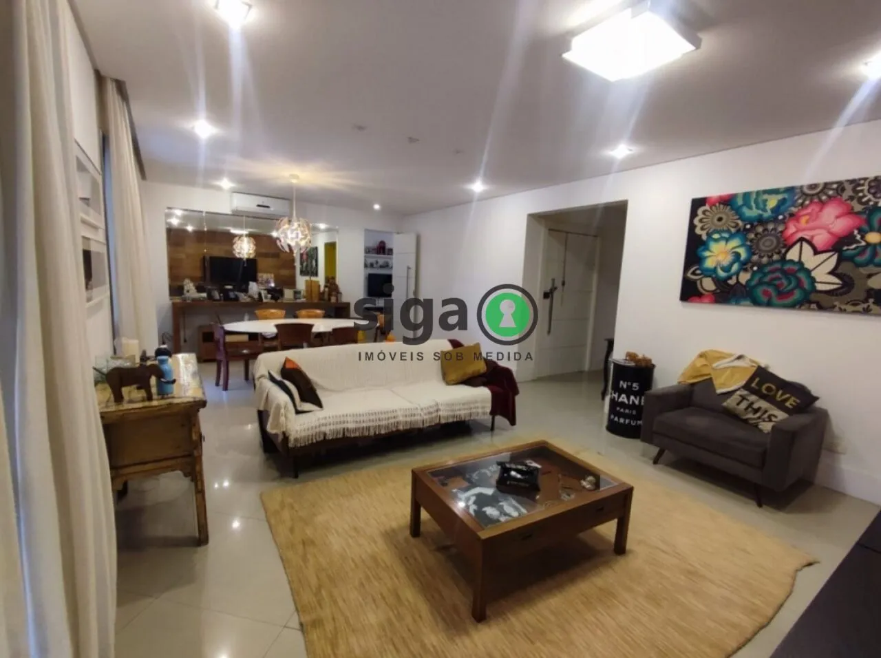 Foto do imóvel Apartamento à venda, 210m2 com 3 suítes e 4 vagas no Portal do Morumbi.