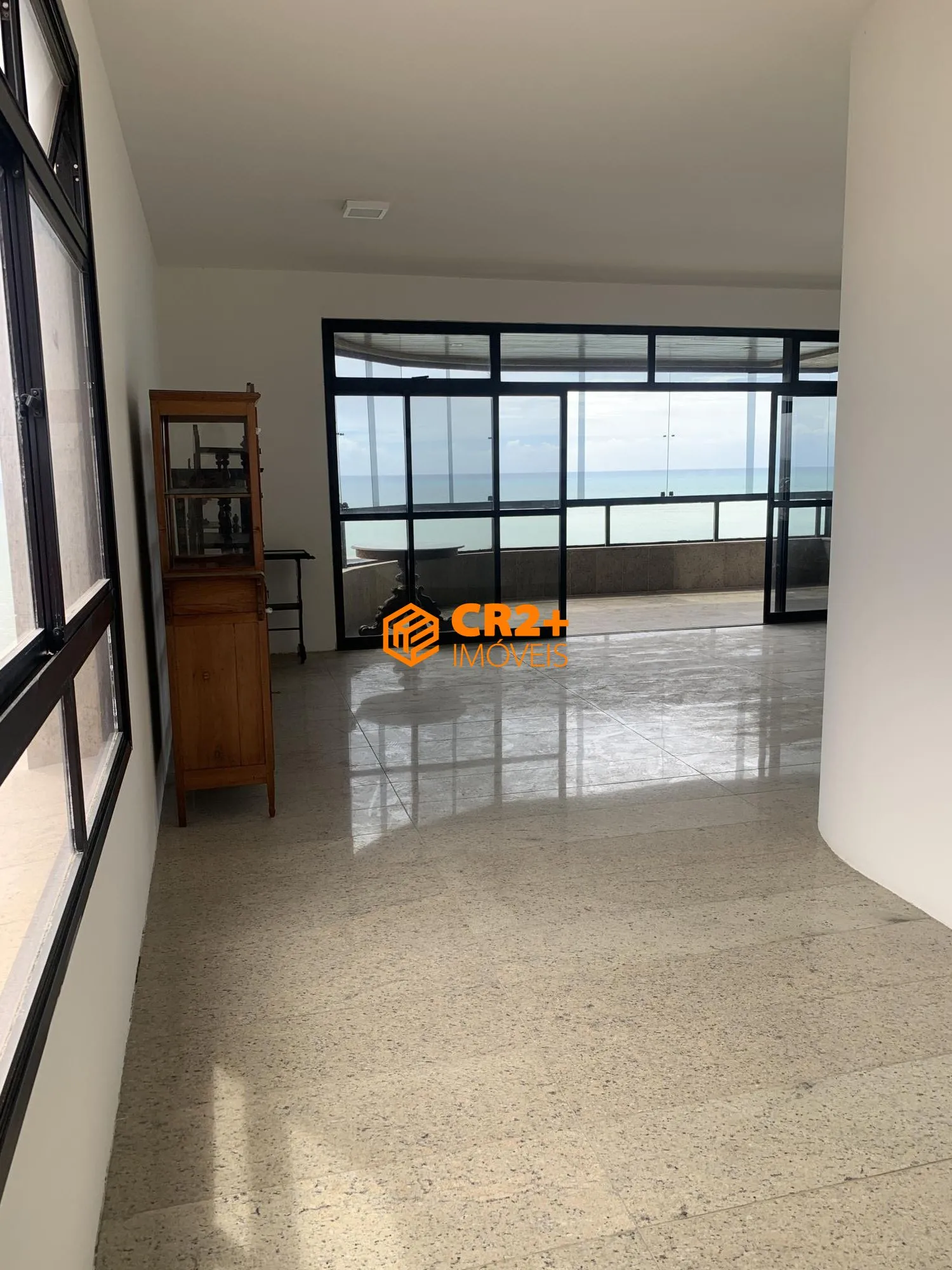 Imagem Vendo apartamento beira mar de piedade com 4 suítes- 247m²