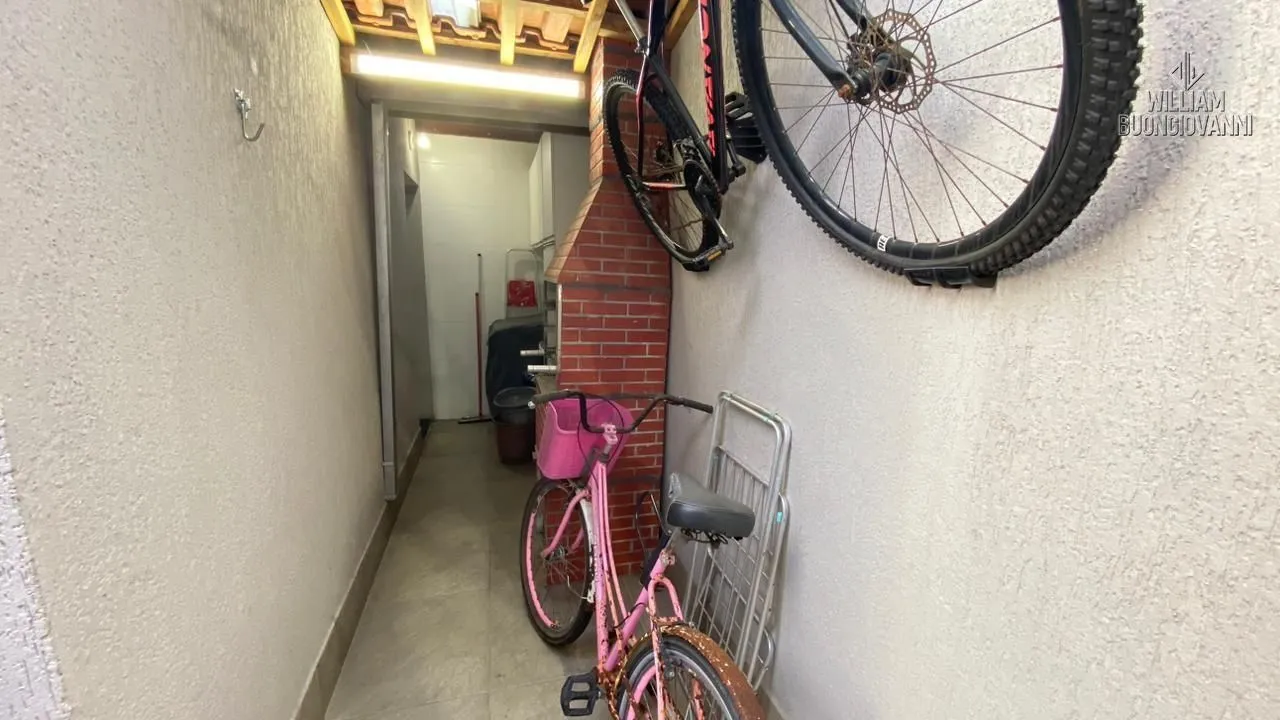 Imagem Casa de condomínio 2 dormitórios sendo 2 suítes com quintal no Tude bastos