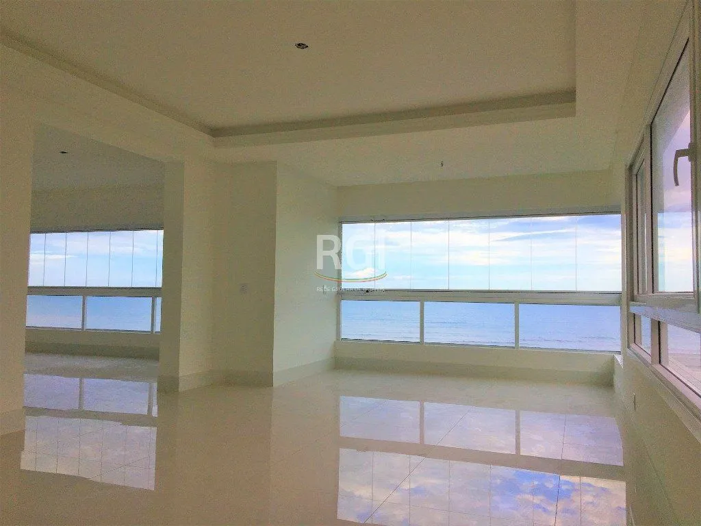 Imagem Apartamento para Venda - 161.39m², 4 dormitórios, sendo 2 suites, 2 vagas - Centro