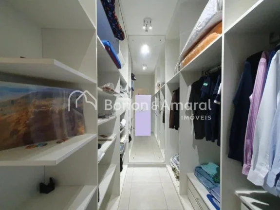 Imagem Em Valinhos, encontra-se esta encantadora casa em um condomínio tranquilo, cercada por área verde ...