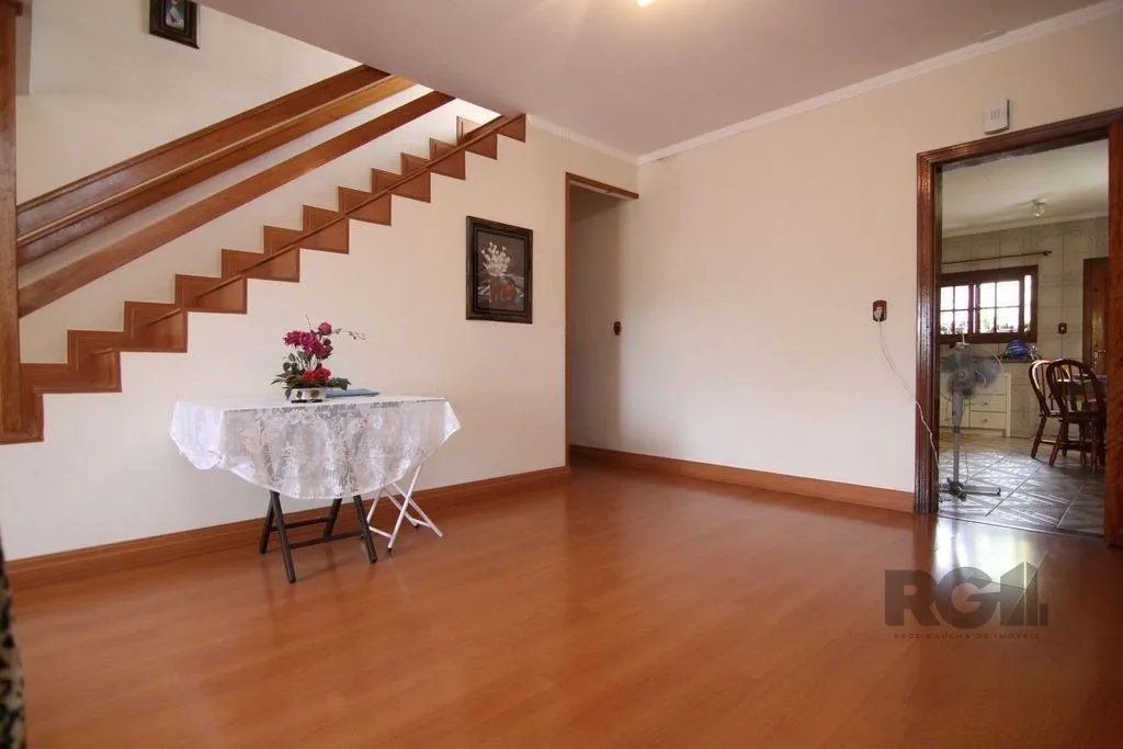 Imagem Casa de 2 dormitórios, no bairro Partenon