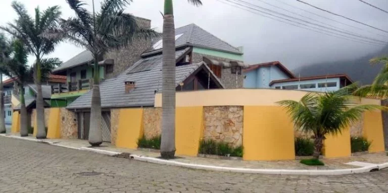 Imagem CASA DE ALTO PADRÃO PERTO DA PRAIA