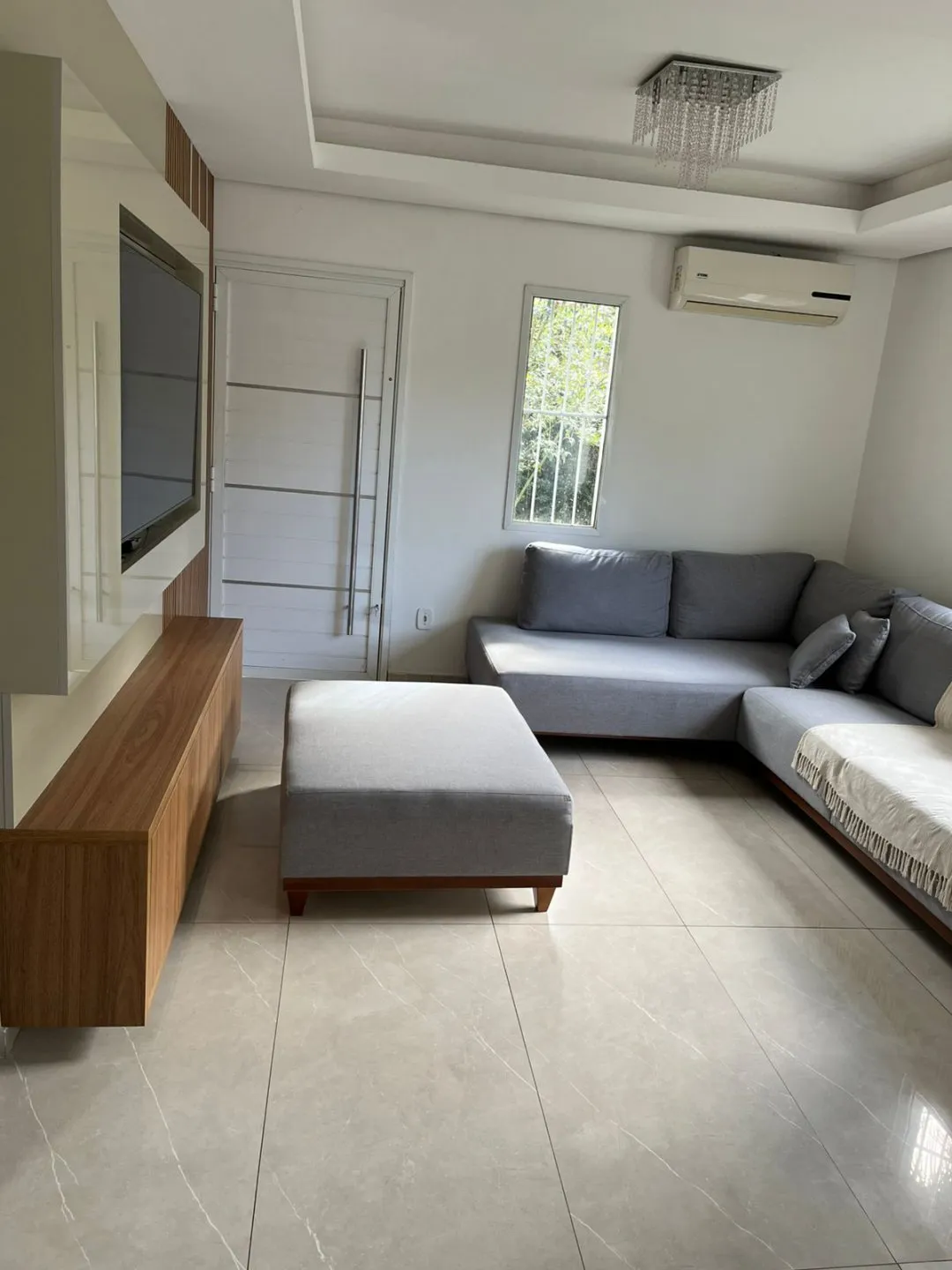 Imagem Casa Residencial com Piscina em Santa Isabel, Viamão - Venda